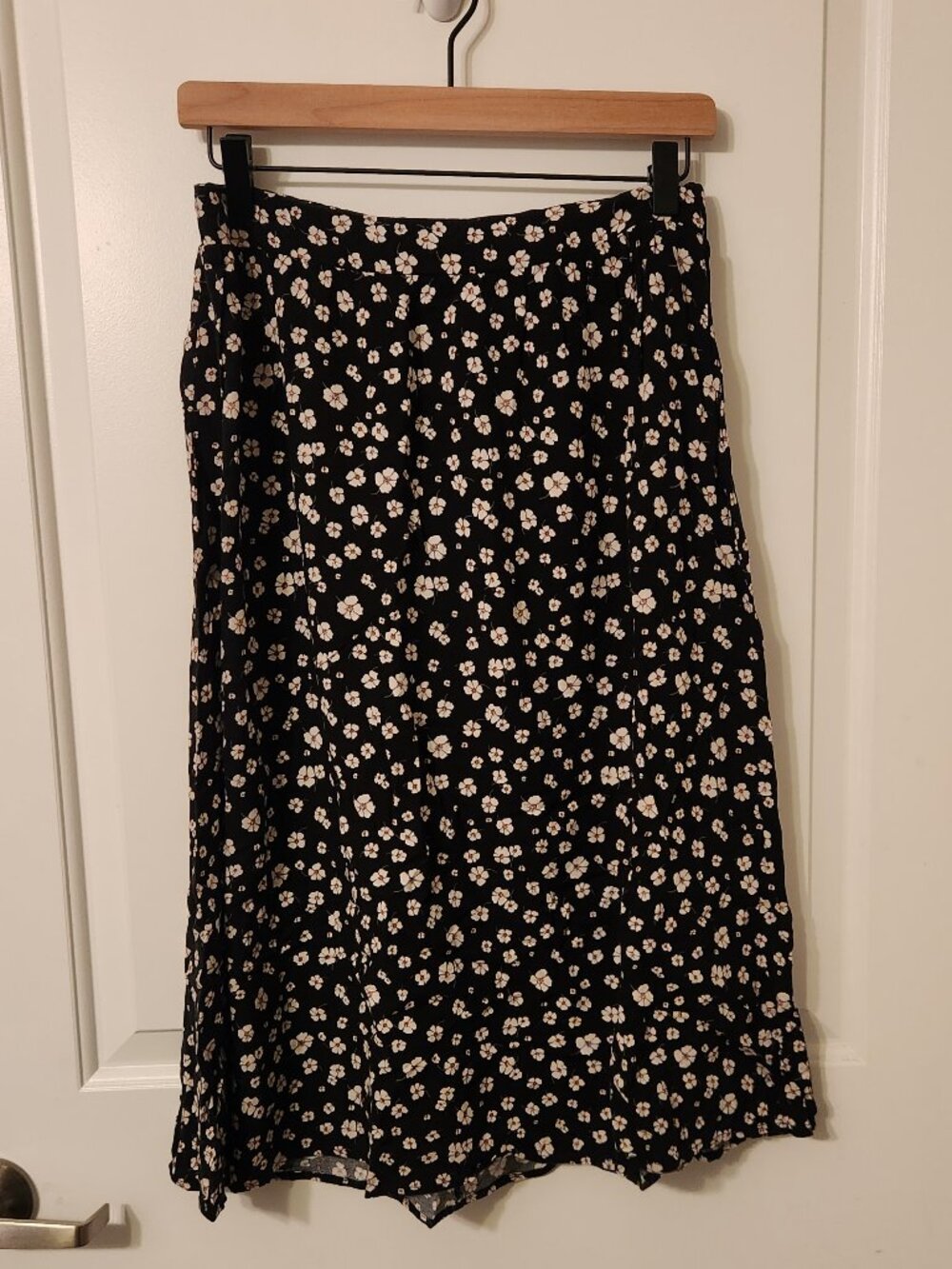Nine West Floral Skirt size Medium